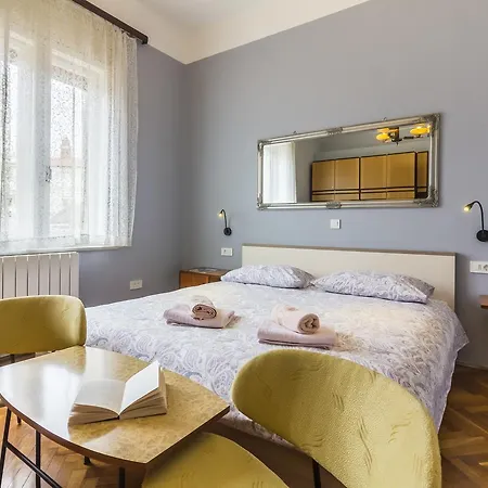 Spacious & Smart Center Apartment *