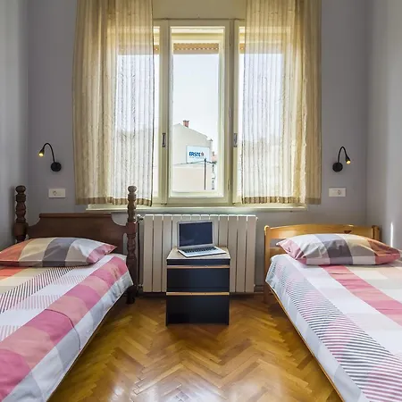 Apartment Spacious & Smart Center