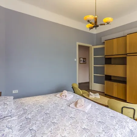 Spacious & Smart Center Apartment *