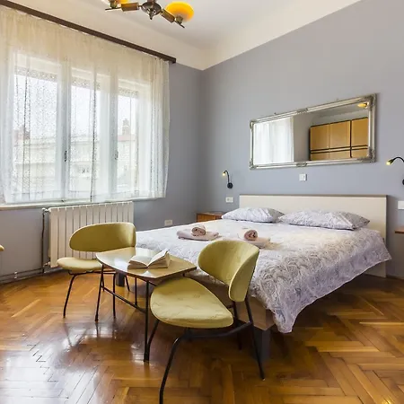 Spacious & Smart Center Apartment Pula