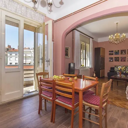 Spacious & Smart Center * Póla