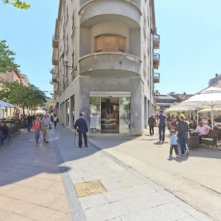 Spacious & Smart Center Apartment