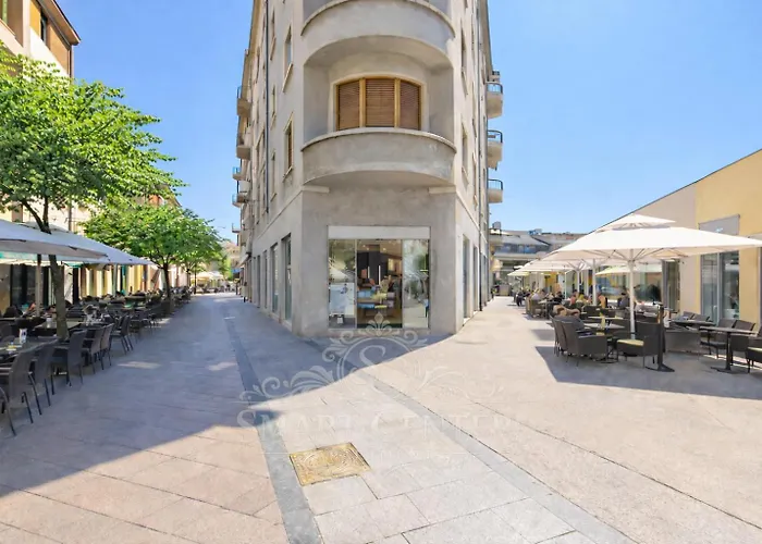 Spacious & Smart Center 아파트 *