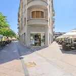 Spacious & Smart Center Apartment *