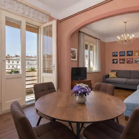 Spacious & Smart Center Apartment Pula