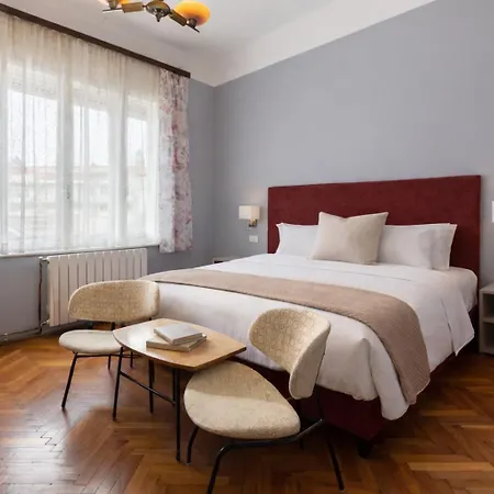 Apartment Spacious & Smart Center